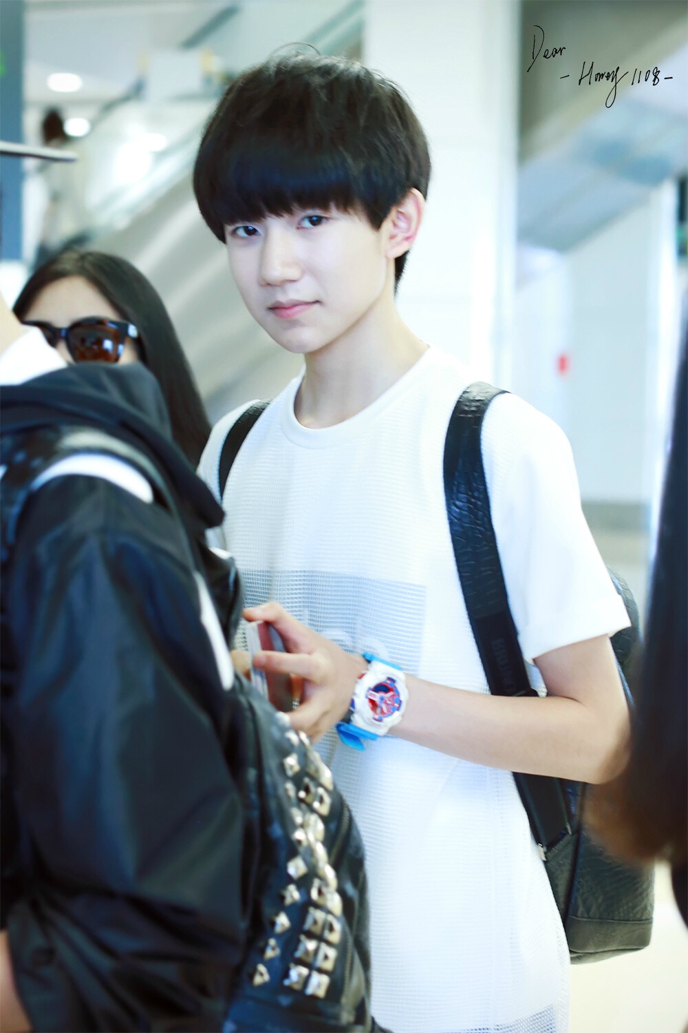 TFBOYS王源 150516重庆赴首尔 cr:_Honey1108_