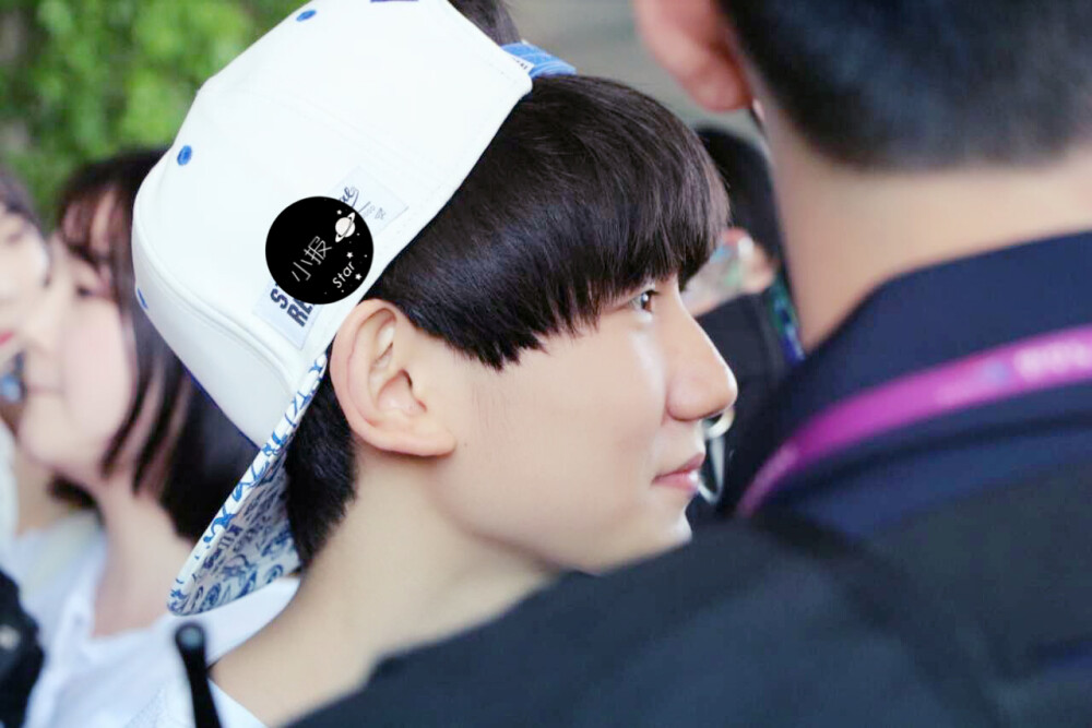 TFBOYS王源 150516重庆赴首尔 cr:哎哟小白白_Biu