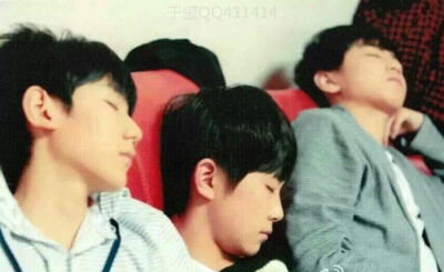 有没有很心疼他们！他们这样辛苦请不要伤害他们！