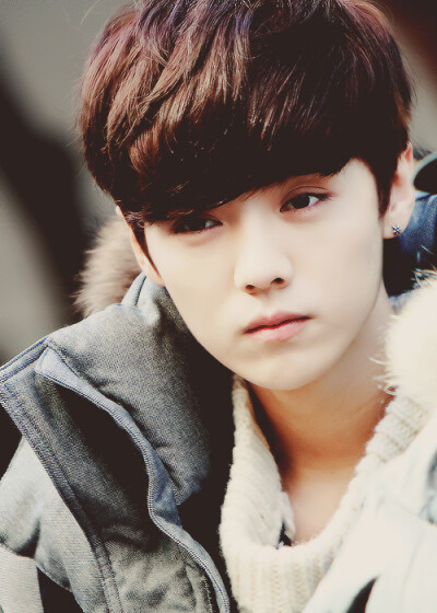 不是LUHAN 只是鹿晗