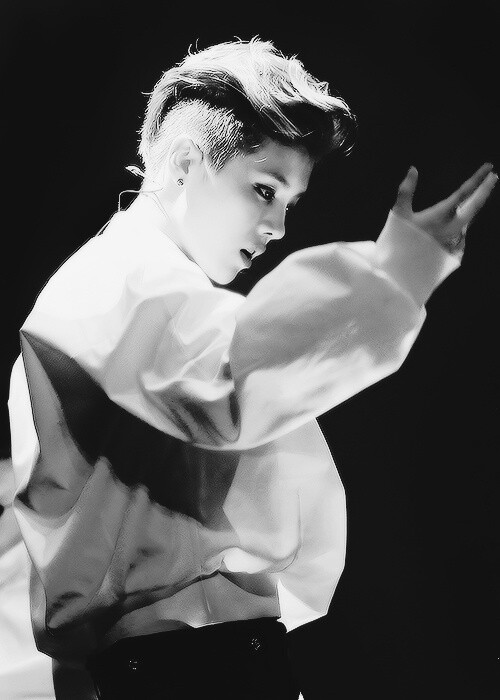 不是LUHAN 只是鹿晗