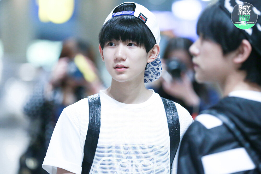 TFBOYS王源 150516重庆赴首尔 cr：Baymax1108