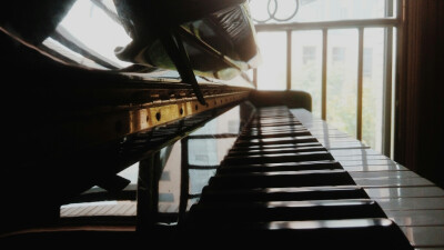 #不忘时光里的校园#以为时间还很长毕业还很远，其实已没有时间逗留