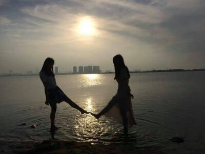 七葭凉雨 の 生活照(/ω＼)