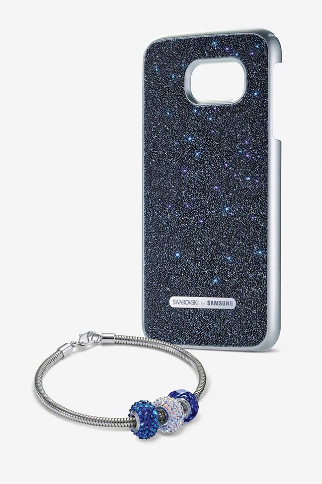 追求時尚極致，Galaxy S6, S6 edge專屬#Swarovski for Samsung背蓋今日閃耀登場！由奧地利精巧製造Swarovski 元素，配合Galaxy S6, S6 edge 亮麗金屬邊框同玻璃機身，創造最新奢華配件突顯你嘅個人風格！「閃爍配件優惠套裝」喺各大 Partnershop以閃爍價 HK$888登場，同場加送BeCharmed Pave (「迷人密鑲」)系列迷人珠子及手鏈，帶黎更多潮流配搭～