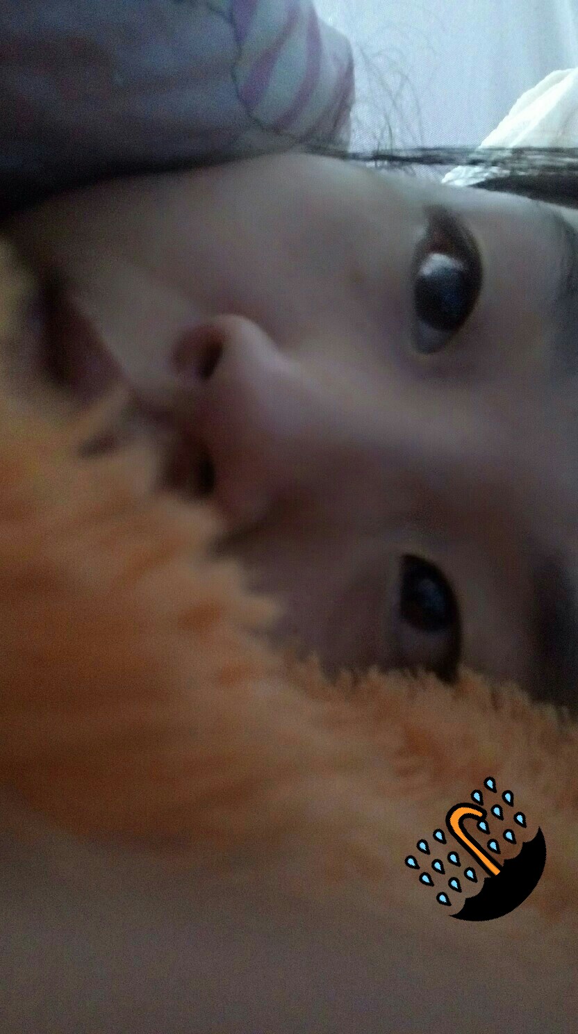 感冒了感觉笑笑就哭了 鼻涕虫