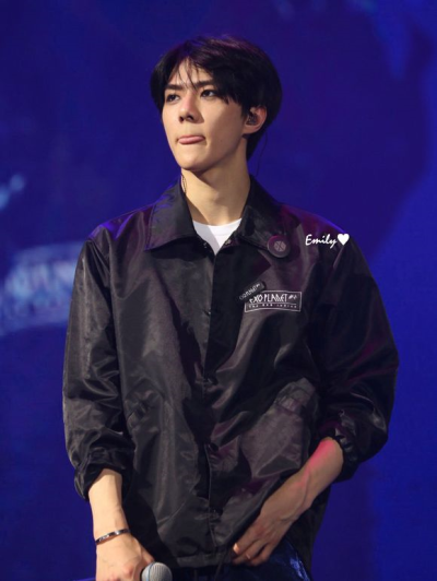 上海演唱会，又见世勋吐舌头