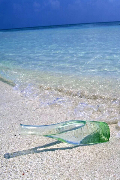 海边。渐变。大海。玻璃瓶。