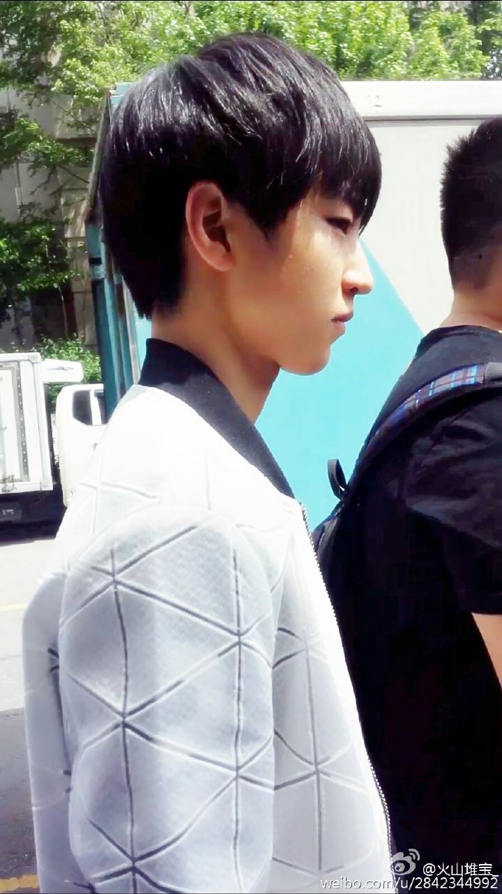 TFBOYS王俊凯 神一样的侧颜啊啊啊啊啊啊！！！ CR LOGO