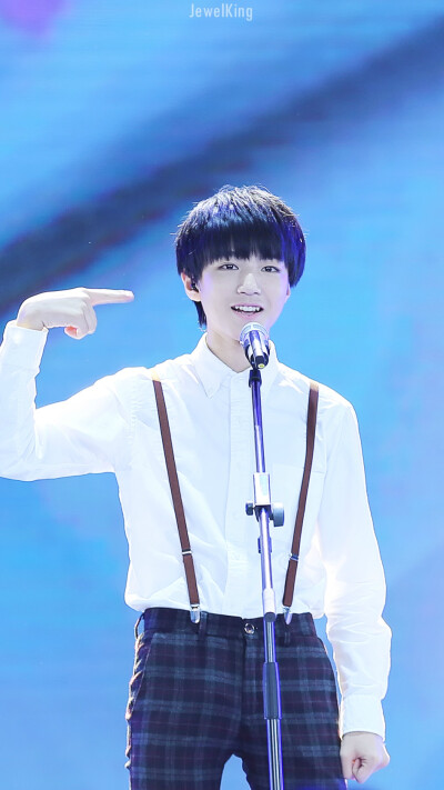 TFBOYS王俊凯 2015.08.28 央视六一晚会节目表演现场。