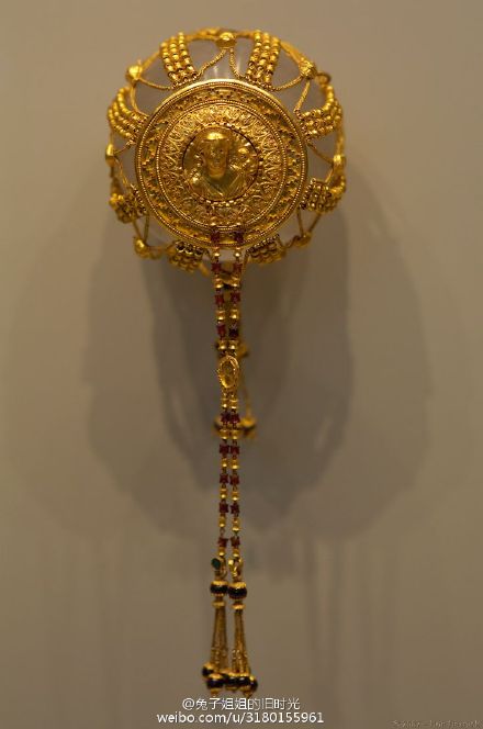 古希腊黄金宝石镂空发网。现存于Getty博物馆