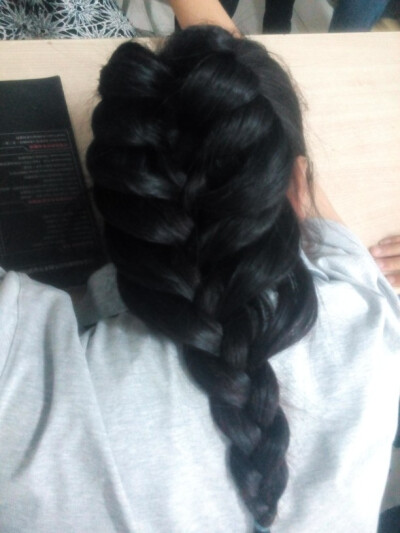 这是我帮同学编的，可能有些看不清楚，不过很简单，很适合学生