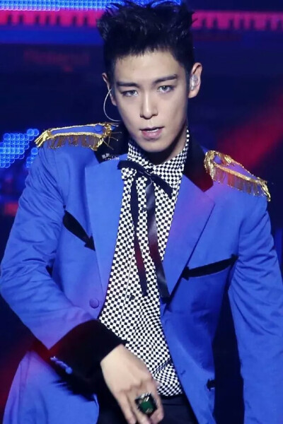 #崔三岁#top#崔胜贤#bigbang 到底还有谁比你克里斯马