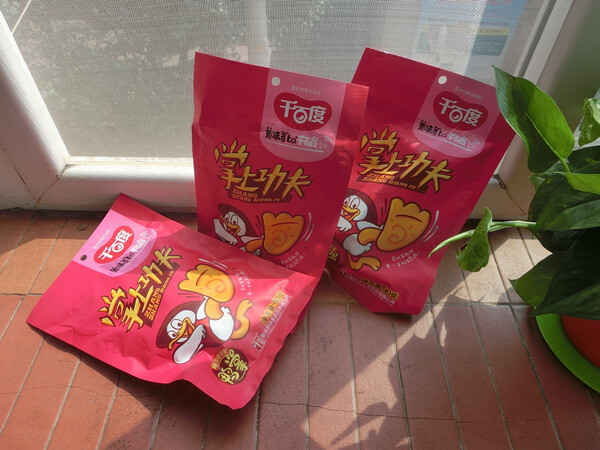 重庆特色卤味小吃零食小包装鸭掌