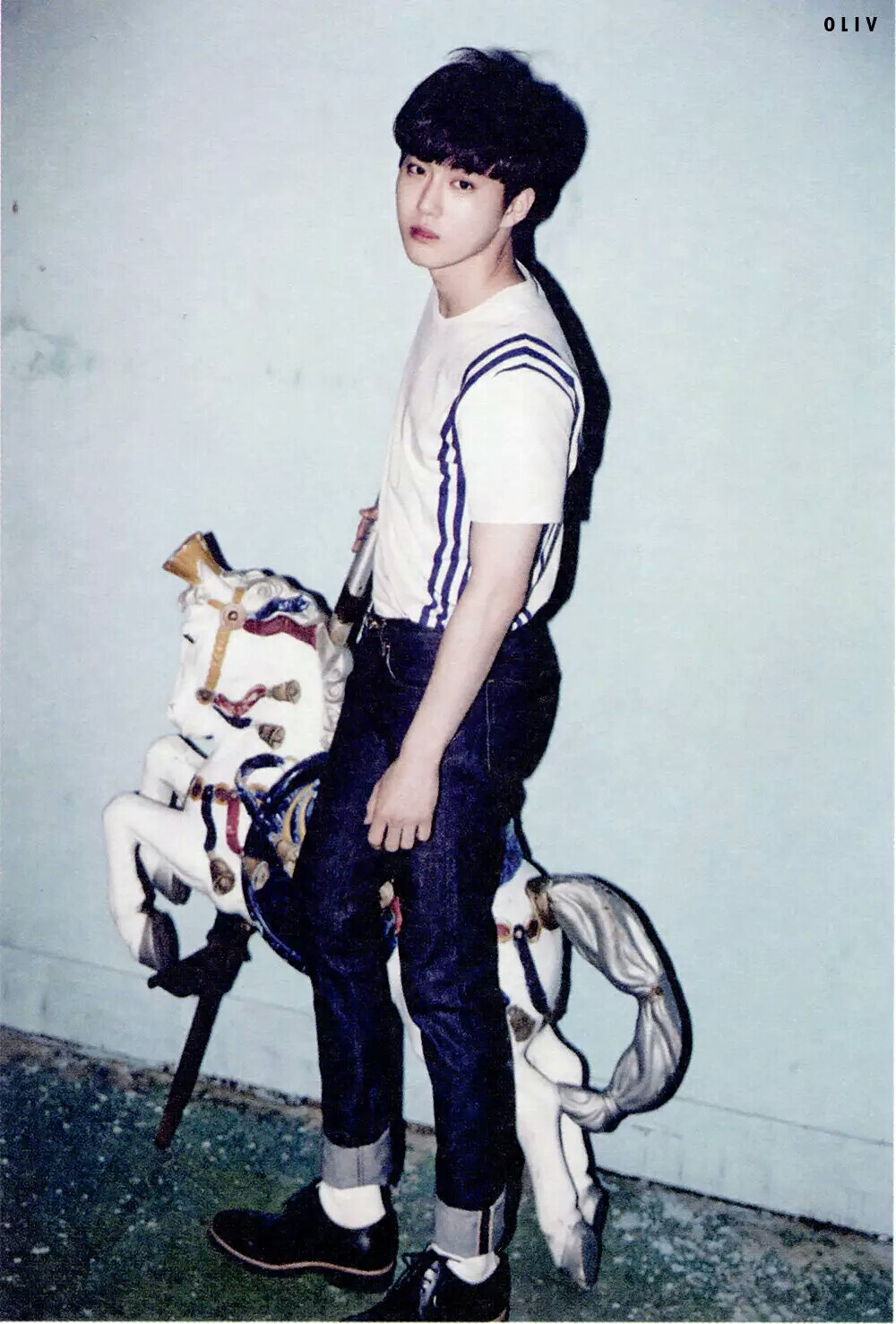 《LOVE ME RIGHT》内页扫图 SUHO#