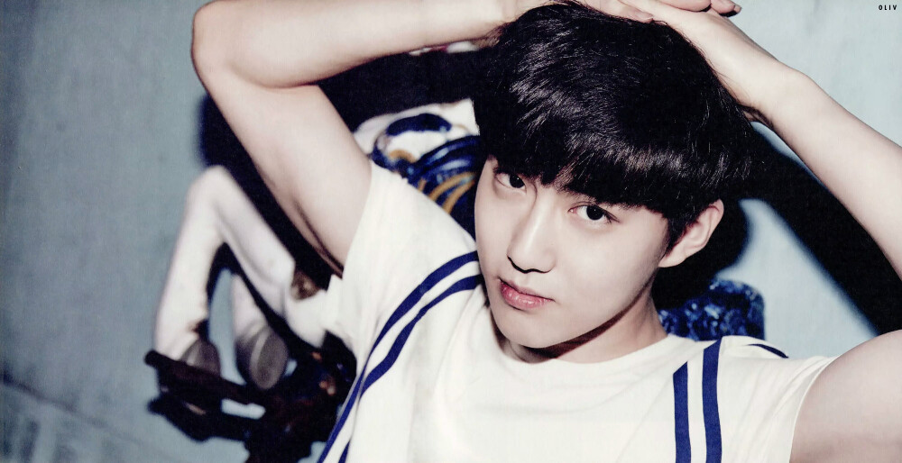 《LOVE ME RIGHT》内页扫图 SUHO#