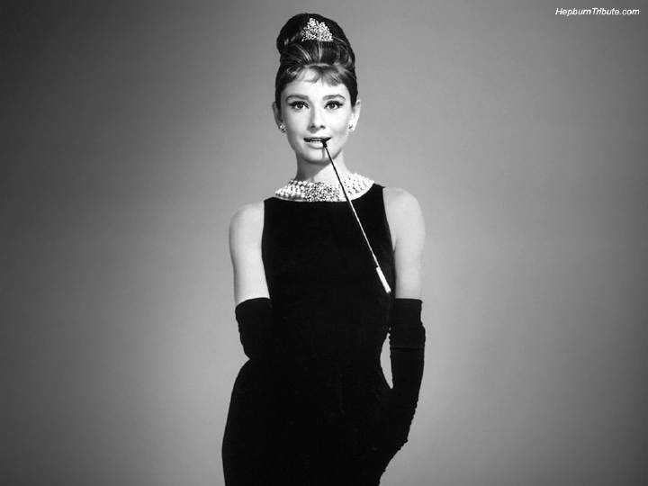 奥黛丽·赫本（Audrey Hepburn），1929年5月4日出生于比利时布鲁塞尔，英国电影和舞台剧女演员