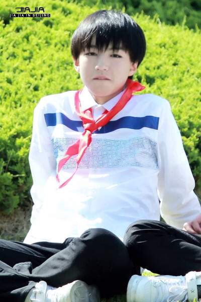 #王俊凯# #TFBOYS# 姐姐啊，送星星还是落后呢……