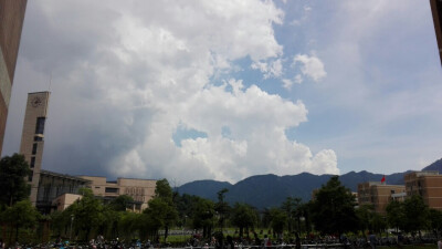 雨后晴空，大雨总会过去