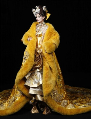 郭培  龙的故事  玫瑰坊  一千零二夜  高级服装定制  时装秀  中国风  中国嫁衣