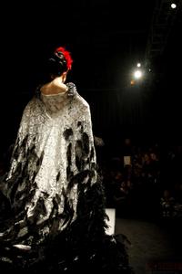 郭培  龙的故事  玫瑰坊  一千零二夜  高级服装定制  时装秀  中国风  中国嫁衣