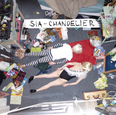 Chandelier -Sia 从不同角度看会得到不尽相同的立体的效果 这首歌也好听