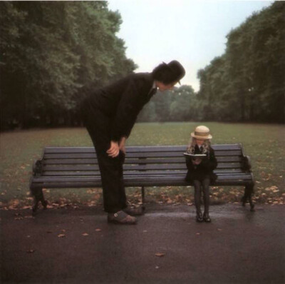 少女爱丽丝，摄于沢渡朔。