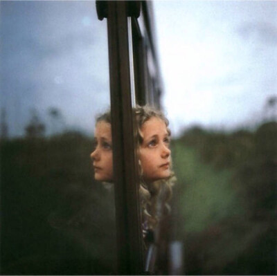 少女爱丽丝，摄于沢渡朔。