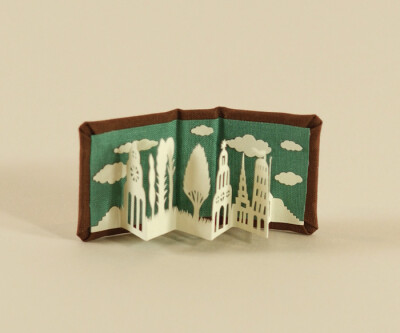 古巴女艺术家Elsa Mora手工制作的迷你手工书｜Miniature artist books by Elsa Mora