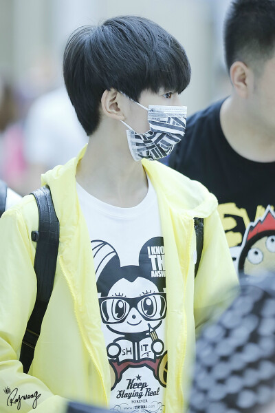 TFBOYS王源 150522首尔返重庆 cr：RoyWang1108