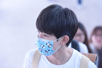 TFBOYS王源 150528 重庆赴北京 cr：小领结nanmomo