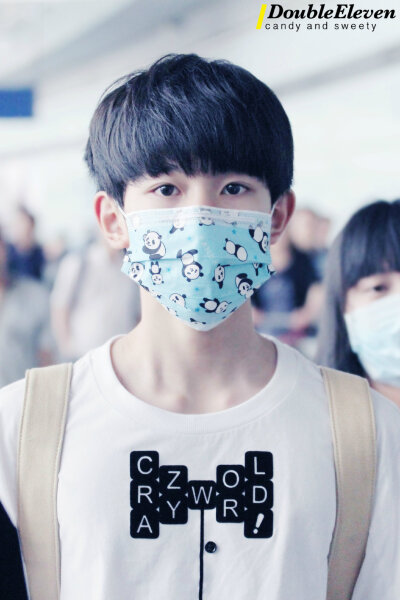 TFBOYS王源 150528 重庆赴北京 cr：DoubleEleven软糖