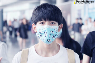 TFBOYS王源 150528 重庆赴北京 cr：DoubleEleven软糖 
