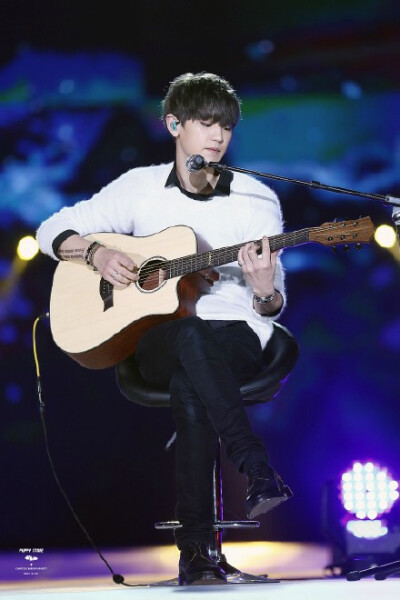 (&amp;gt;﹏&amp;lt;)guitar