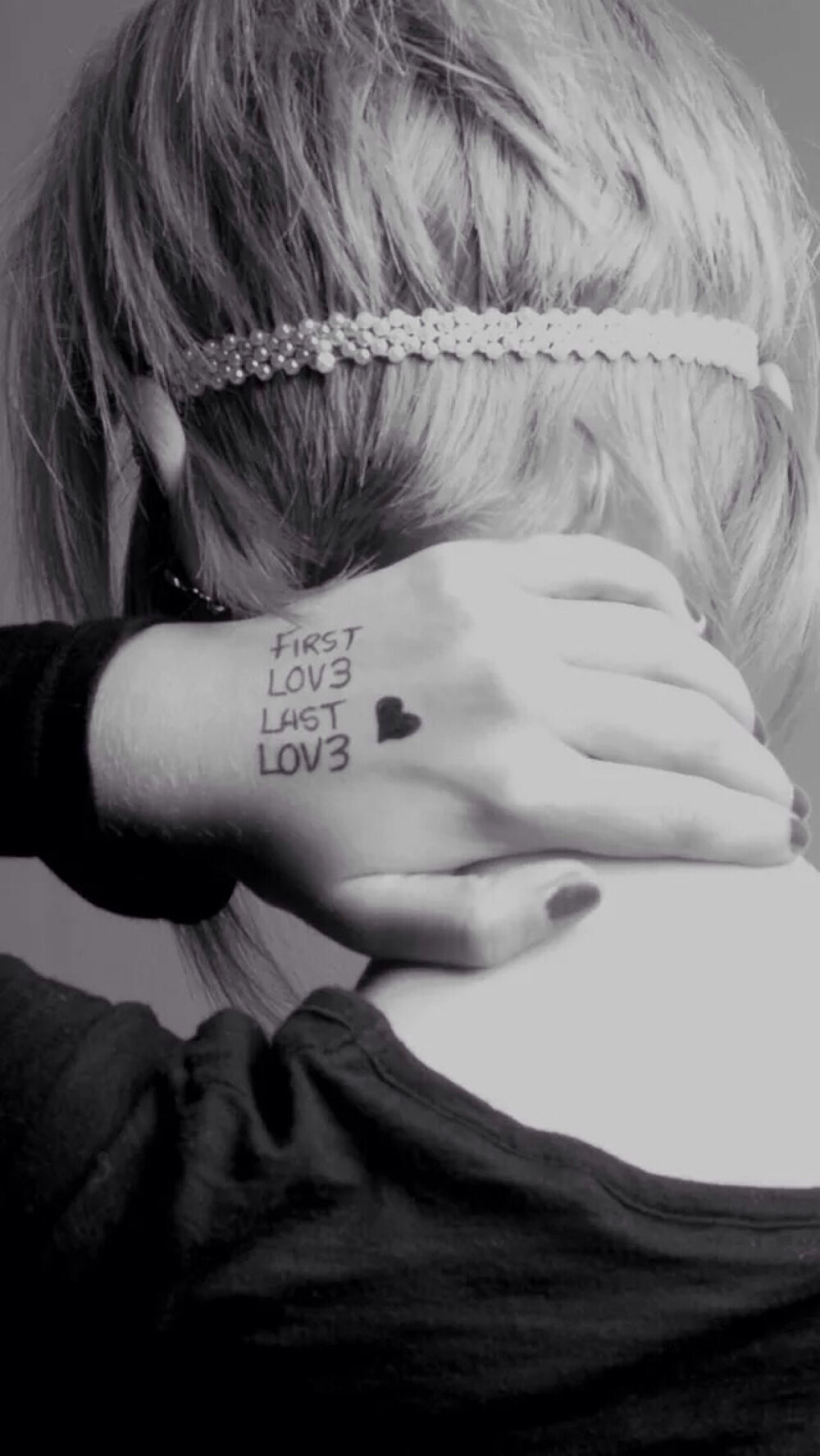 女生头像壁纸欧美黑白