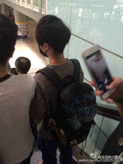 20150613华晨宇 北京国际机场T3飞上海虹桥T2 录制节目《你正常吗》