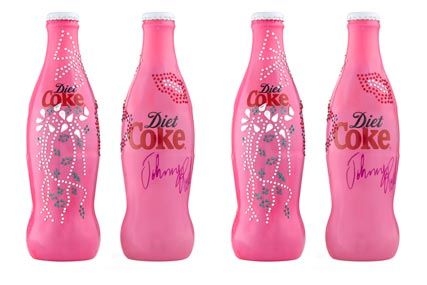 Diet Coke has partnered with celebrity jewellery designer Johnny Rocket to launch a limited edition crystal bottle made with Swarovski elements. by.沈弘