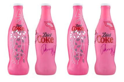 Diet Coke has partnered with celebrity jewellery designer Johnny Rocket to launch a limited edition crystal bottle made with Swarovski elements. by.沈弘