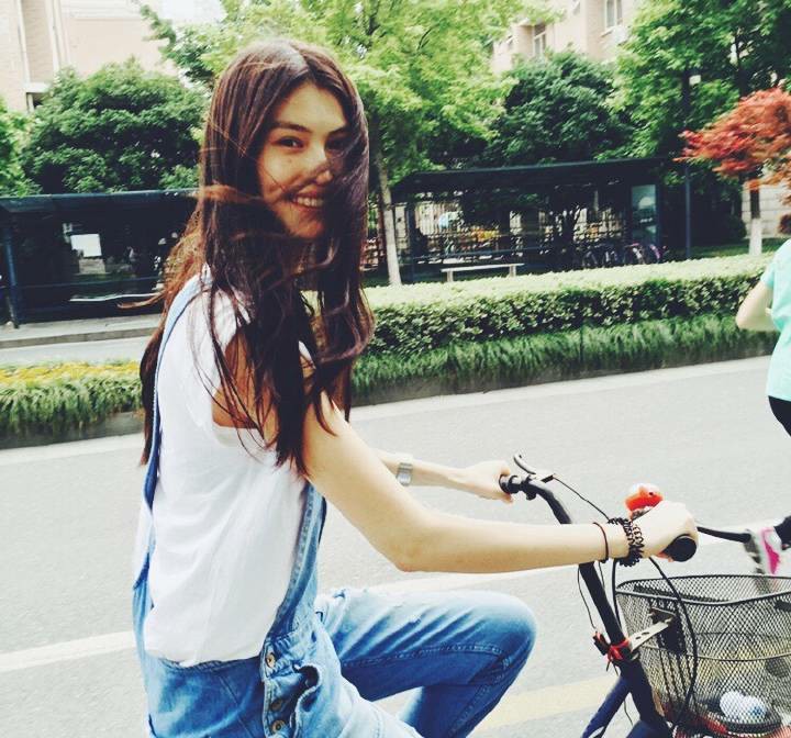 何穗超模头像气质小清新