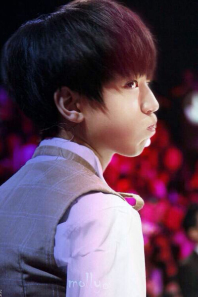 按着自己的理想向前走，不要理会别人的。累了要停停休息一下，不然我们会心疼！