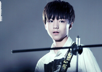 TFBOYS王俊凯 2015.06.09 重庆日月光广场演唱《明天你好》。