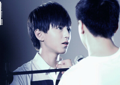 TFBOYS王俊凯 2015.06.09 重庆日月光广场演唱《明天你好》。