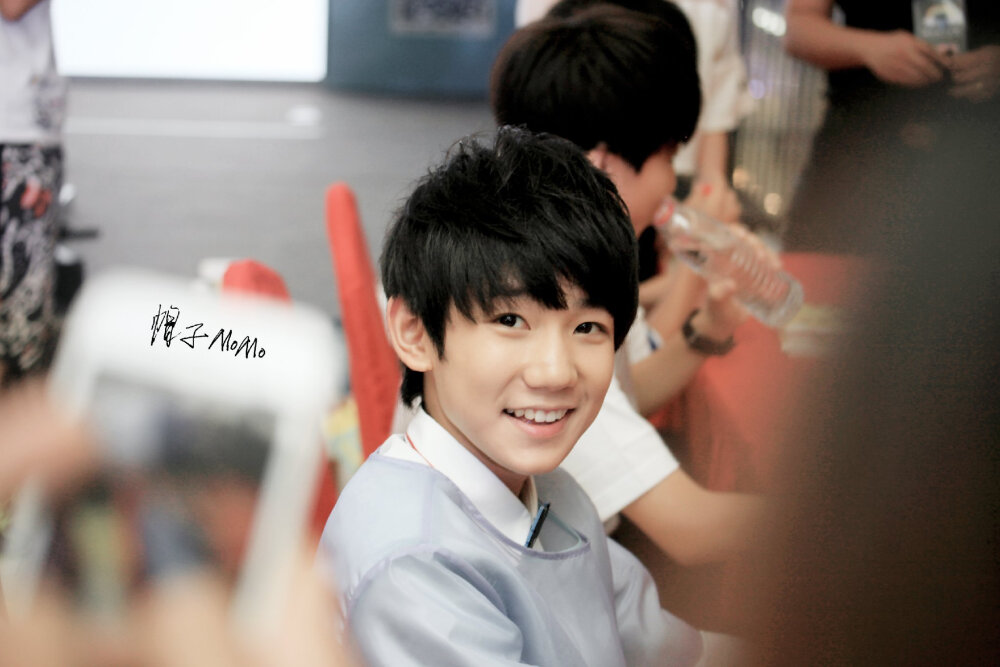 TFBOYS王源 140803粉丝答谢会 cr:帽子MoMo