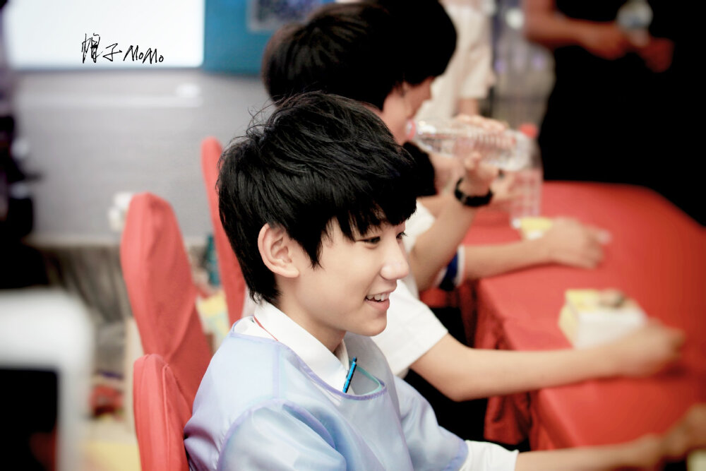 TFBOYS王源 140803粉丝答谢会 cr:帽子MoMo