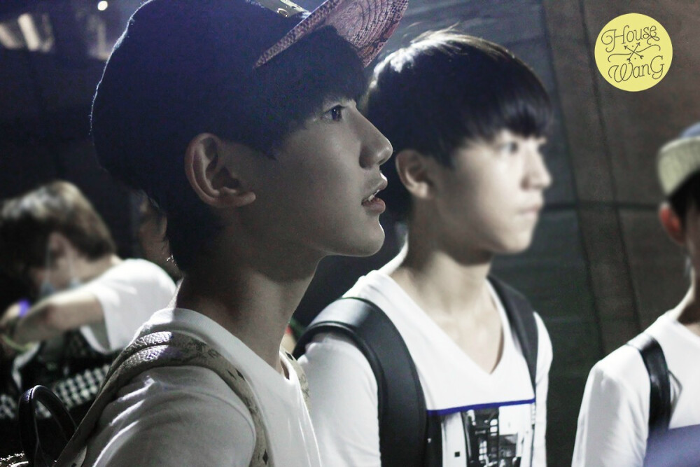 TFBOYS王源 140810香港赴台湾 cr:HouseW_王家