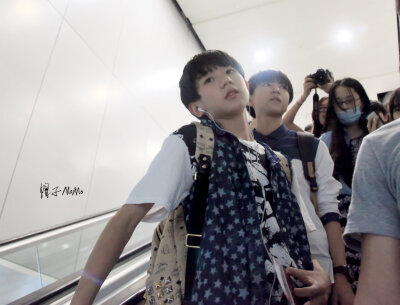 TFBOYS王源 140804北京赴上海 cr:帽子MoMo