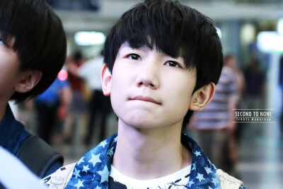 TFBOYS王源 140804北京赴上海 cr:SecondToNone_1108