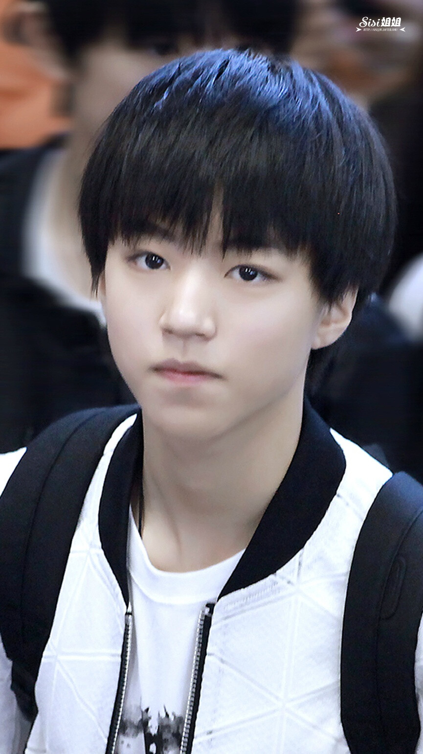 TFBOYS王俊凯 2015.05.16 重庆江北机场~首尔仁川机场。