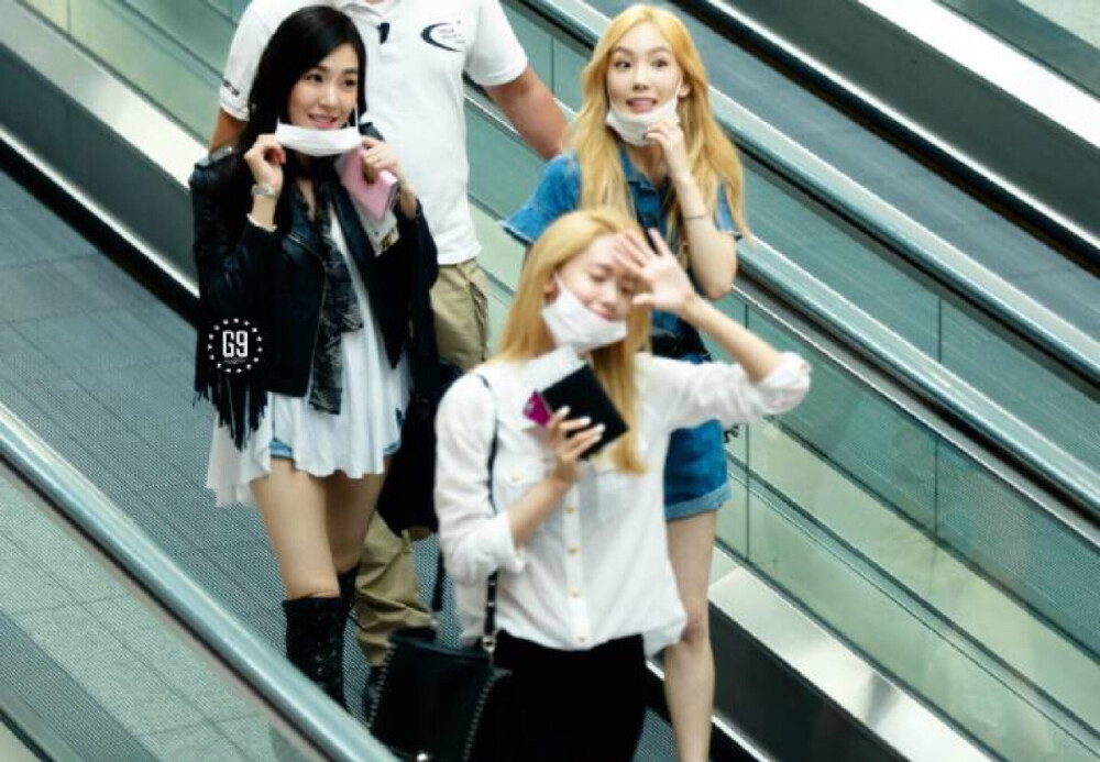 哈哈哈看金泰妍呢个调皮的小眼神