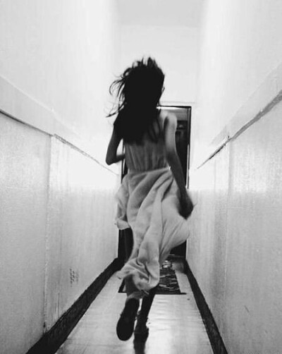 不觉得痛，是觉得空。